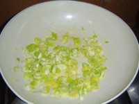 /album/fotogaleria-mix-de-quinoa-com-verdurinhas-e-champignon/dourar-alho-porro-jpg/